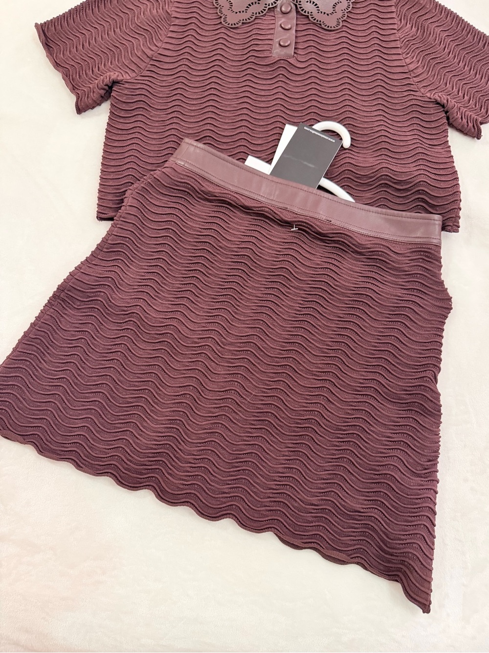 En Saison Wine Burgundy Two-Piece Mini Set with Scalloped Trim - Picture 8 of 11